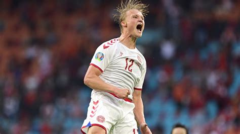 Dolberg scores 2, Denmark beats Wales 4